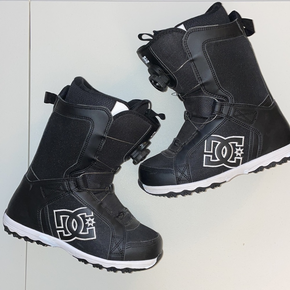 ❄️WINTER SALE!!❄️DC W’s Scout Snowboarding Boots